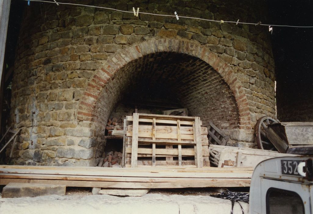 Anciens fours à chaux : Détail de la bouche d’un four