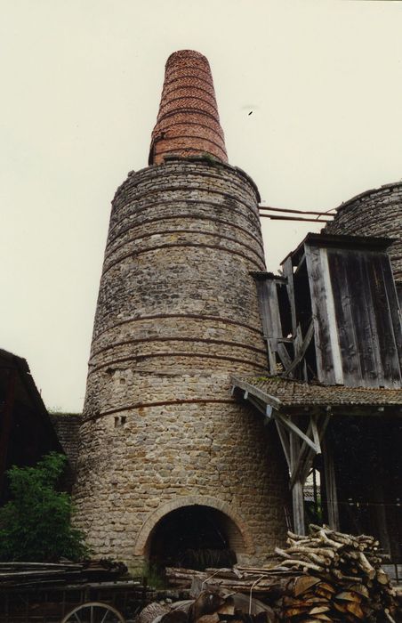 Anciens fours à chaux : Tour nord, vue générale