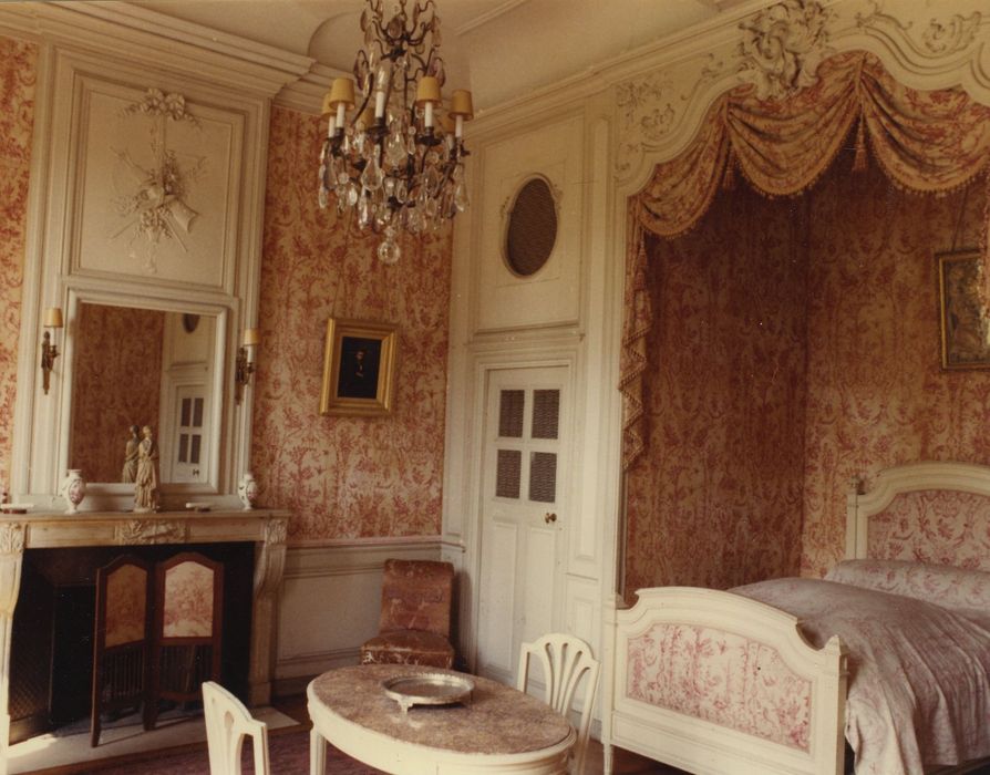 Château du Terreau : 1er étage, aile est, chambre, vue partielle