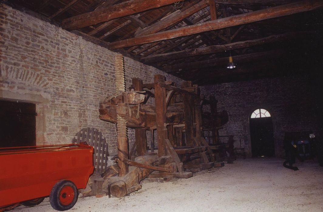 Domaine du château de Layé : Pressoirs, vue générale
