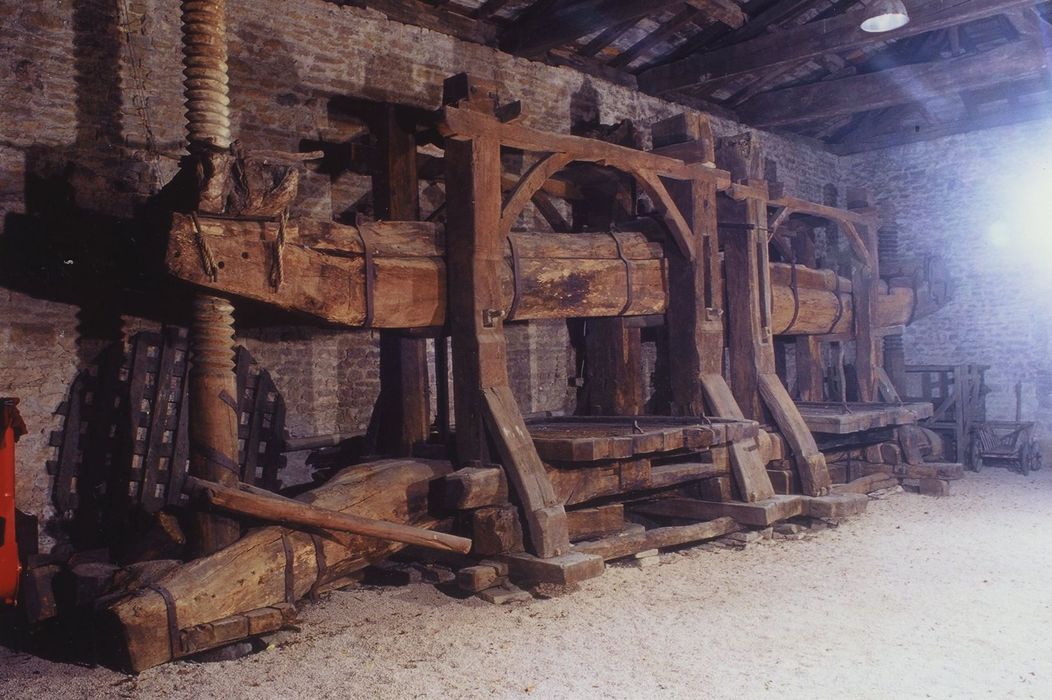 Domaine du château de Layé : Pressoirs, vue générale