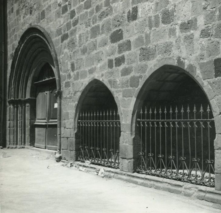 Eglise Notre-Dame-aux-Neiges : Façade sud, vue partielle