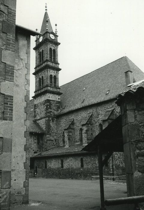 Eglise Notre-Dame-aux-Neiges : Façade latérale ouest, vue partielle