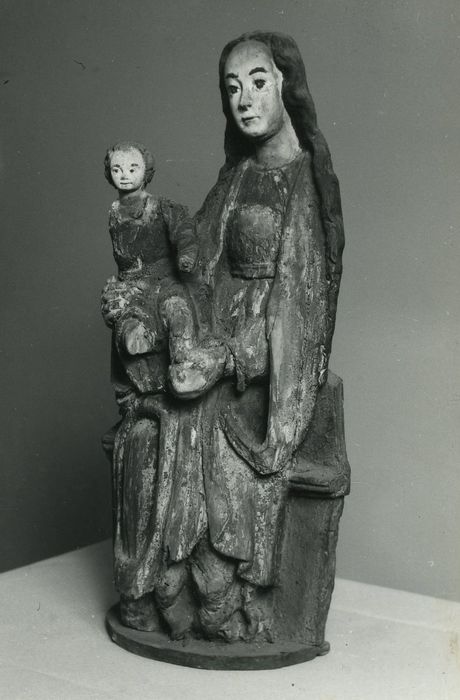 statue : Vierge à l'Enfant