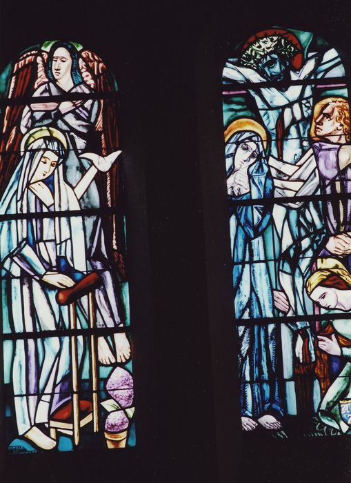 Eglise du Sacré Coeur : Eglise haute, choeur, détail de deux verrières