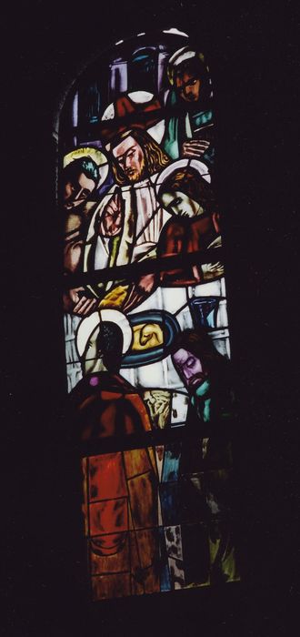 Eglise du Sacré Coeur : Eglise haute, choeur, détail d'une verrière