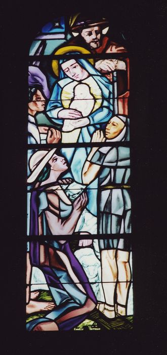 Eglise du Sacré Coeur : Eglise haute, choeur, détail d'une verrière