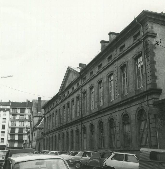 Palais de Justice : Façade ouest, vue générale