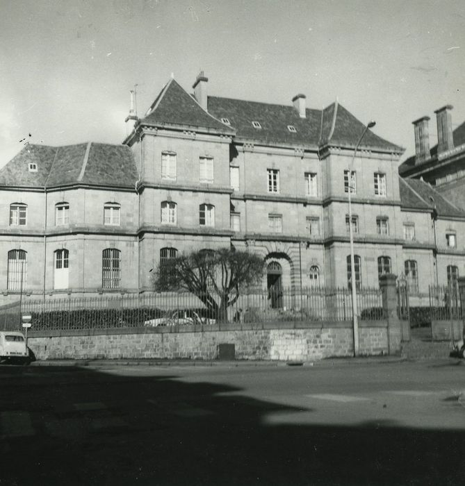 Prison : Façade sud-est, vue générale