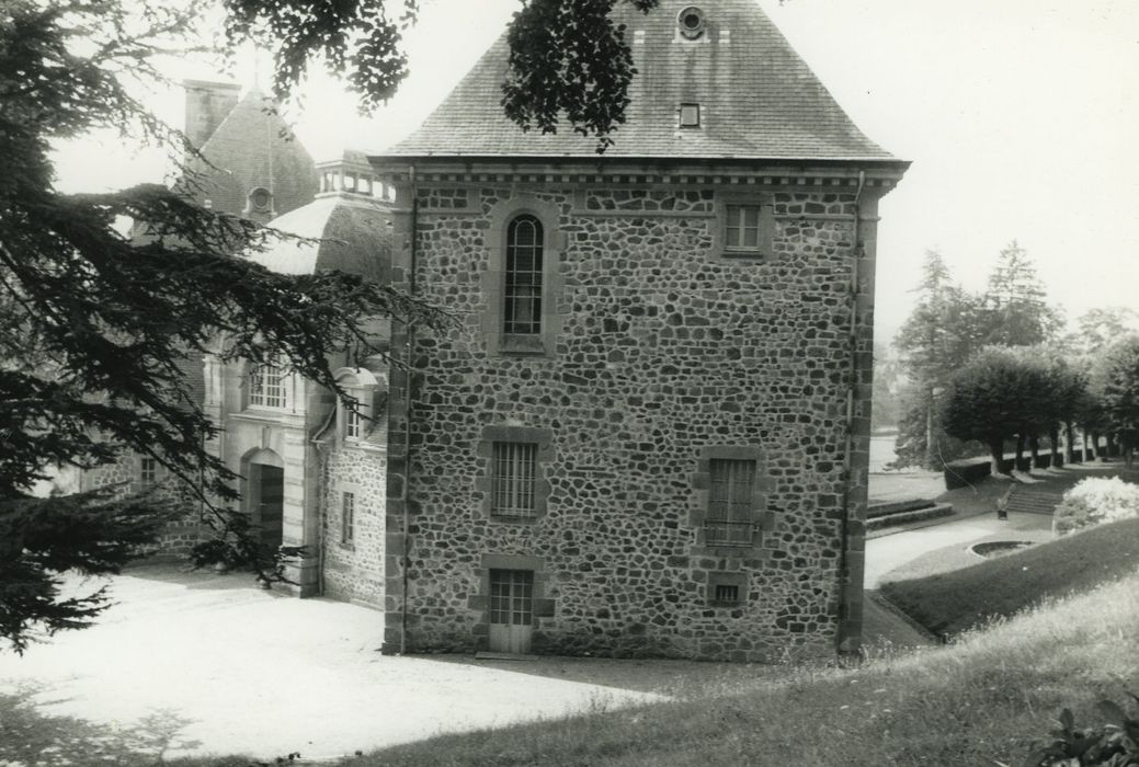 Château de Fabrègues : Façade nord, vue générale