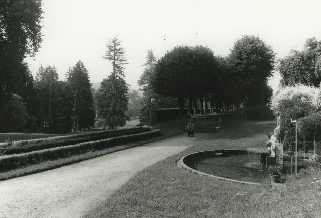 Château de Fabrègues : Parc, ensemble ouest, vue générale