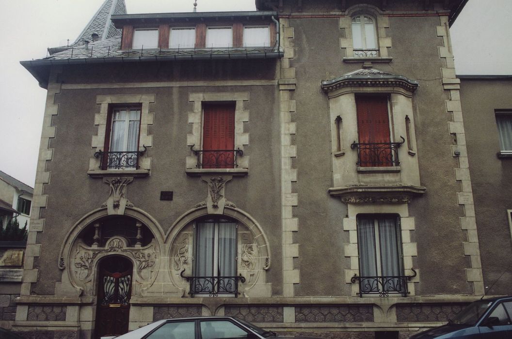 Villa Suzanne : Façade sur rue, vue générale