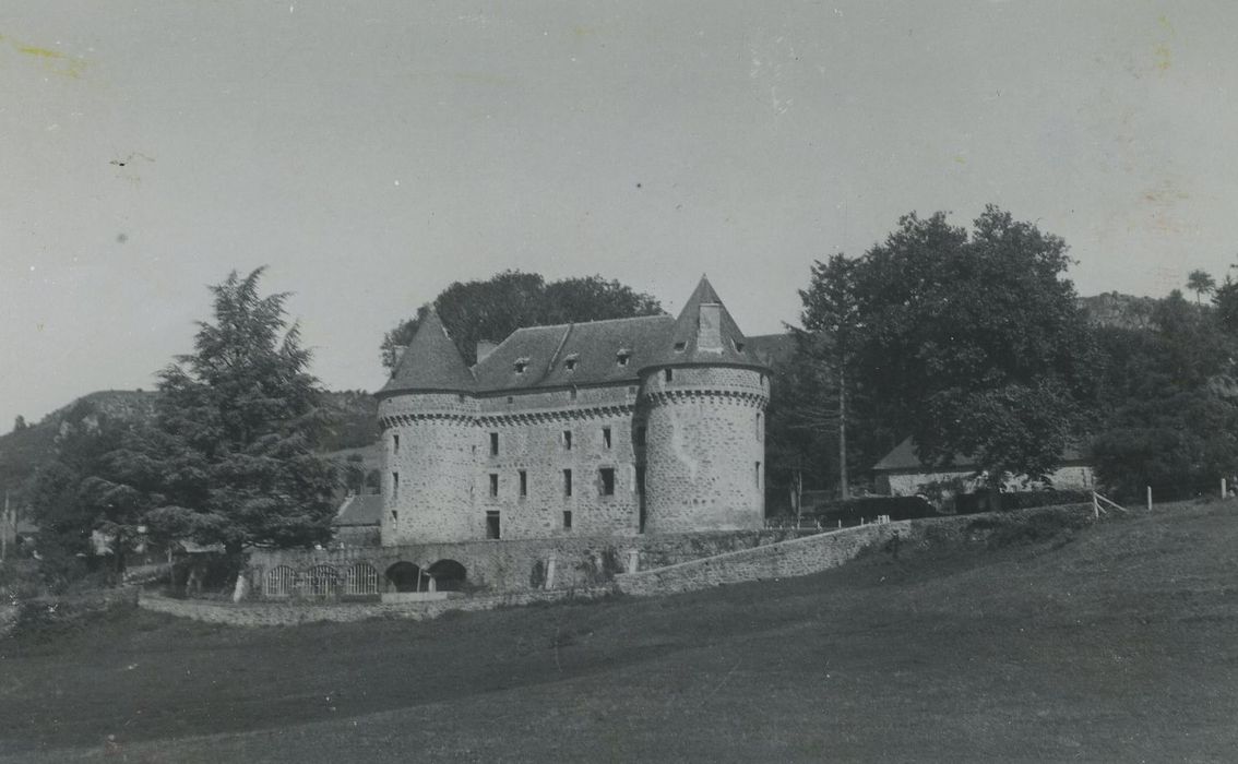 Château fort d'Auzers : Ensemble sud, vue générale