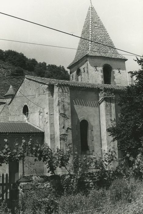 Eglise Saint-Barthélémy : Façade latérale sud, vue partielle