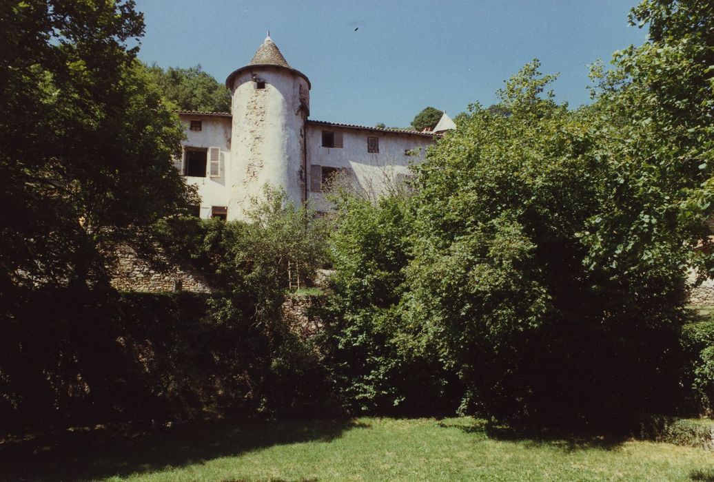 Château de Bonnac : Façade est, vue partielle