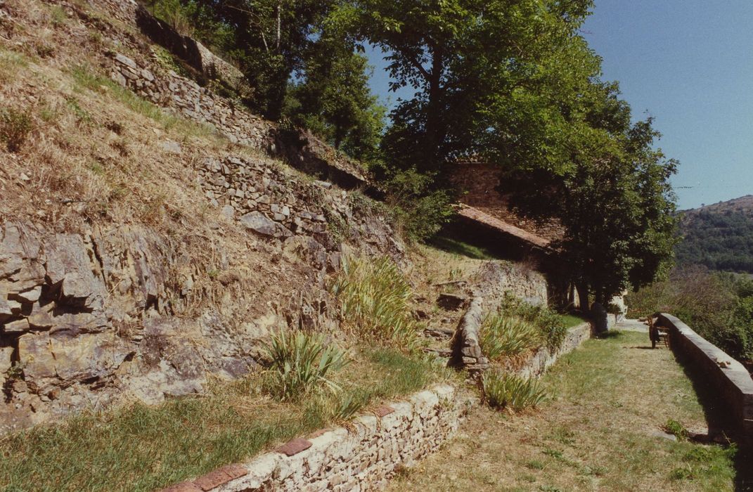 Château de Bonnac : Jardins en terrasse, sud-ouest, vue partielle