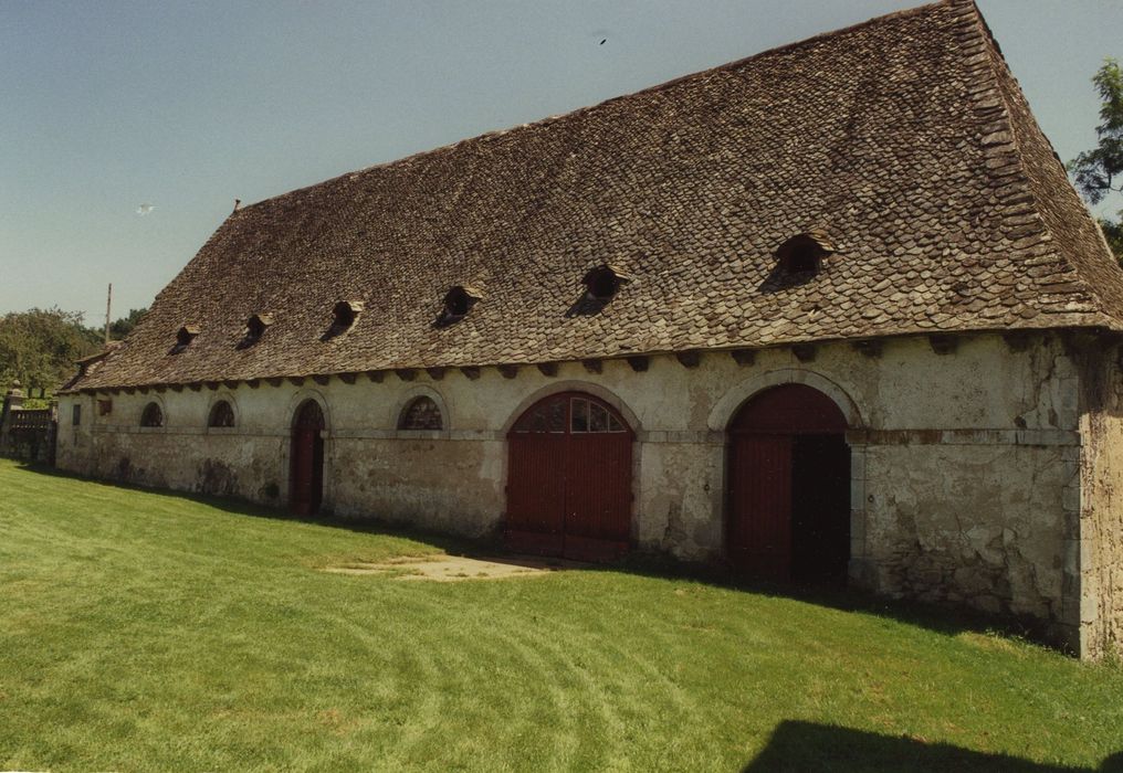 grande-écuries sud, façade nord-ouest, vue générale