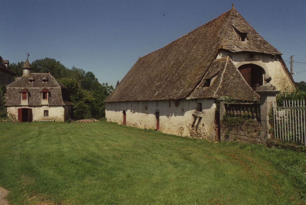 pavillon de l'horloge et grande-étable nord, ensemble sud-est, vue générale