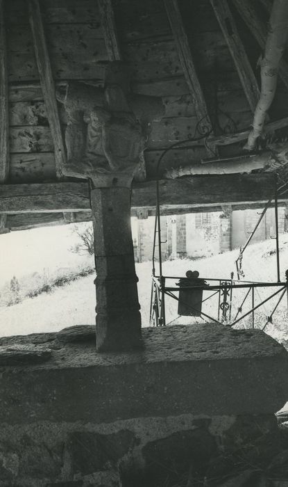 Ancien cimetière : Croix, vue générale