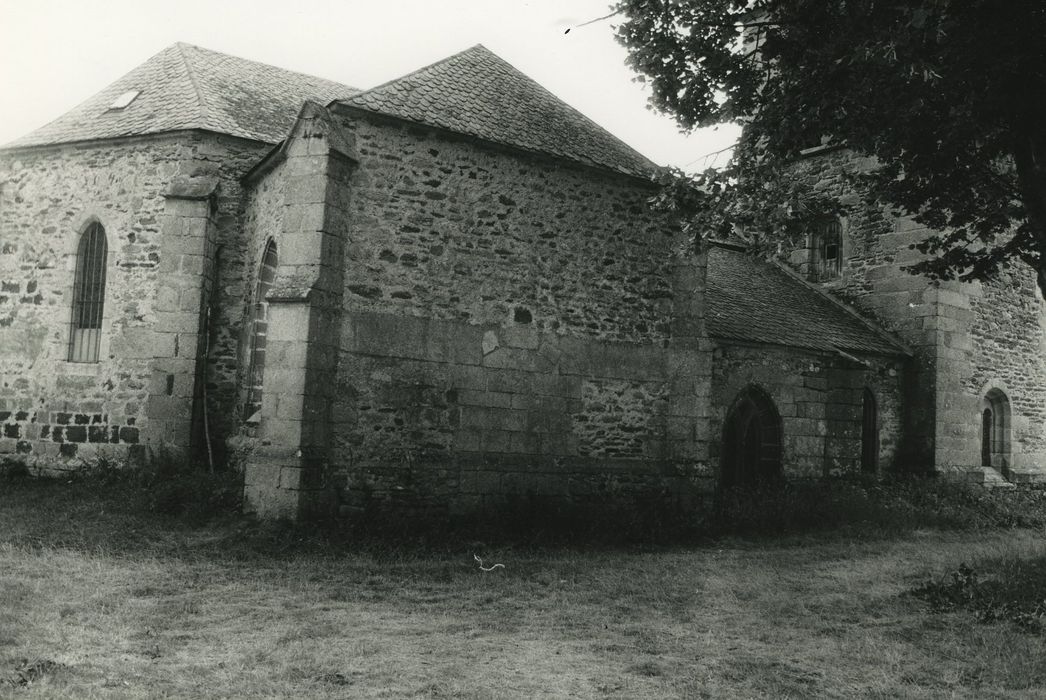 Eglise Saint-Martin : Façade latérale nord, vue générale