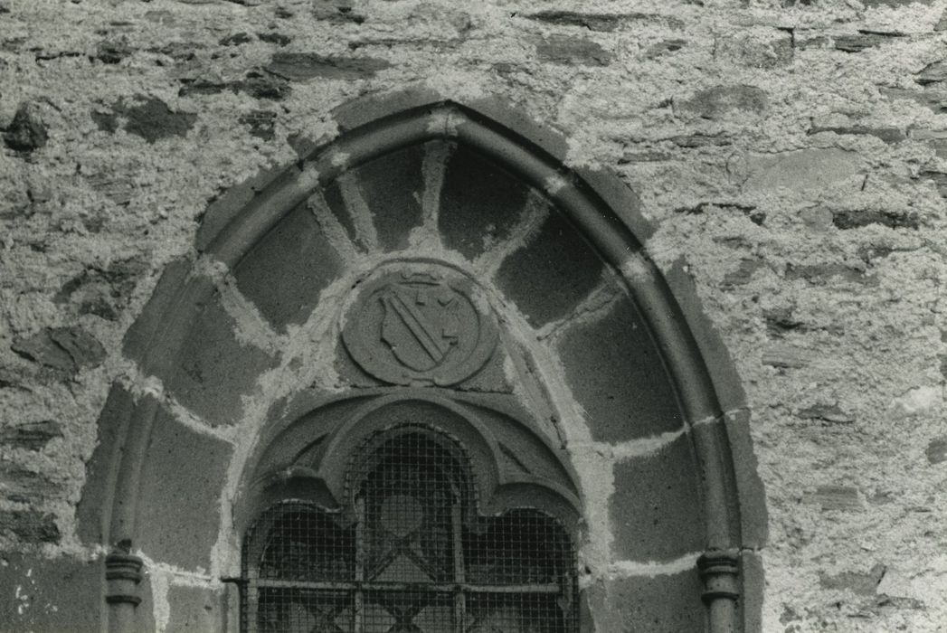 Eglise Saint-Martin : Chapelle nord, détail de la baie