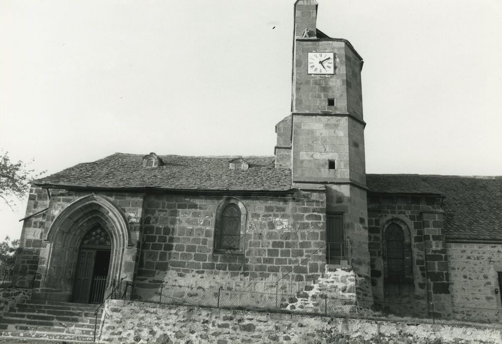 Eglise Saint-Barthélémy : Façade latérale sud, vue générale