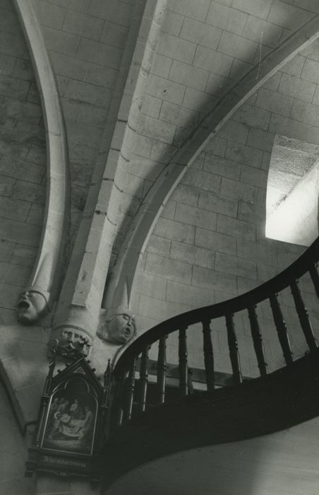 Eglise Saint-Barthélémy : Tribune, vue partielle du garde-corps