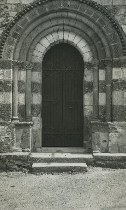 Eglise Saint-Martin : Portail occidental, vue générale