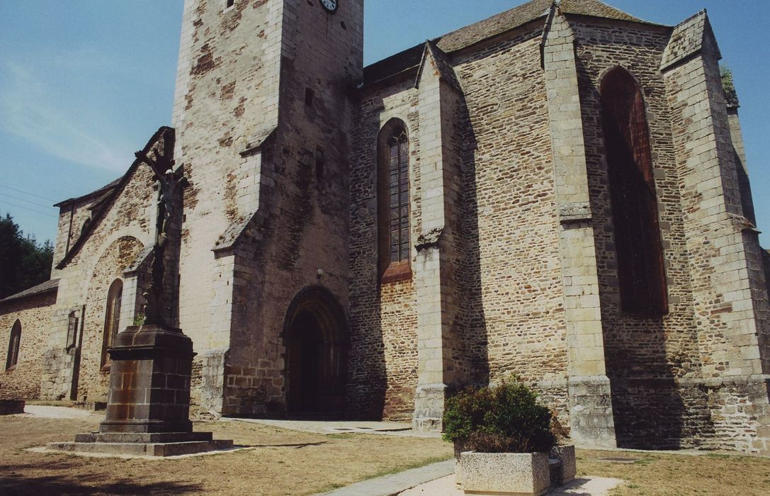 Eglise Saint-Blaise et Saint-Martin : Façade latérale sud, vue partielle