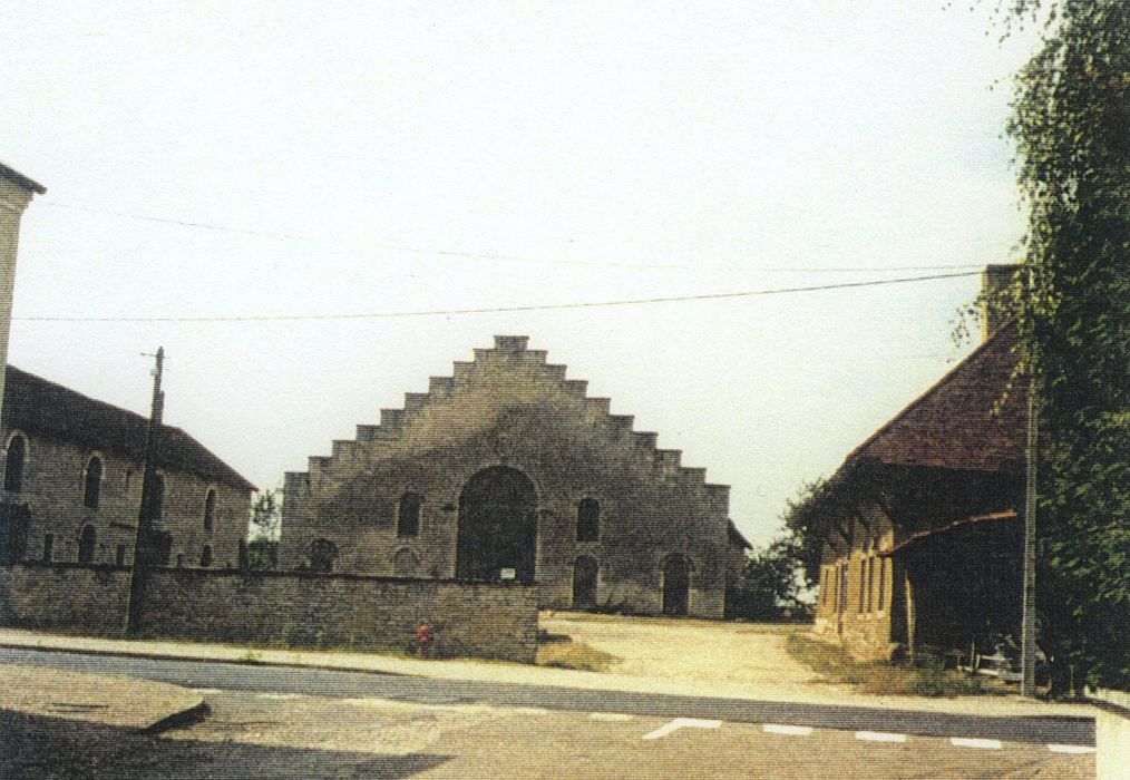 Ferme : Grange, pignon est, vue générale