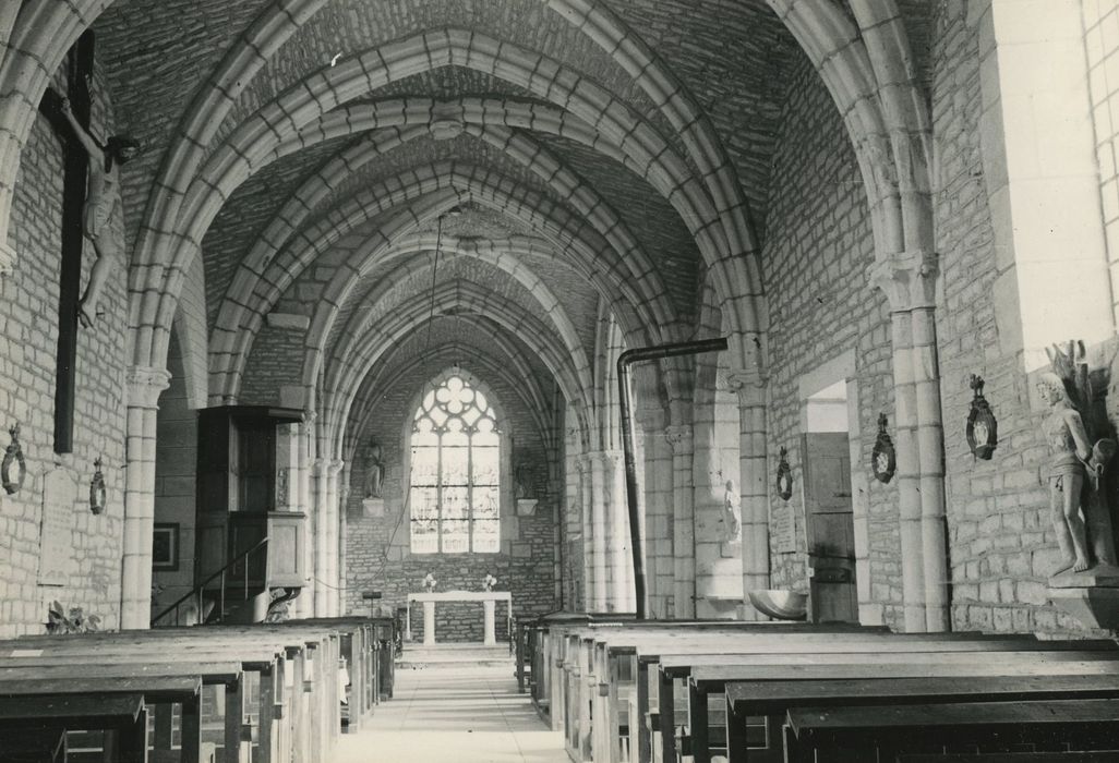 Eglise paroissiale : Nef, vue générale