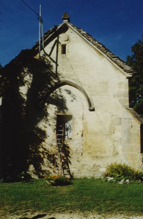 Ancien prieuré : Chapelle, pignon est, vue générale