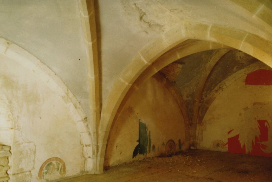 Ancien prieuré : Chapelle, nef, vue partielle de la voûte