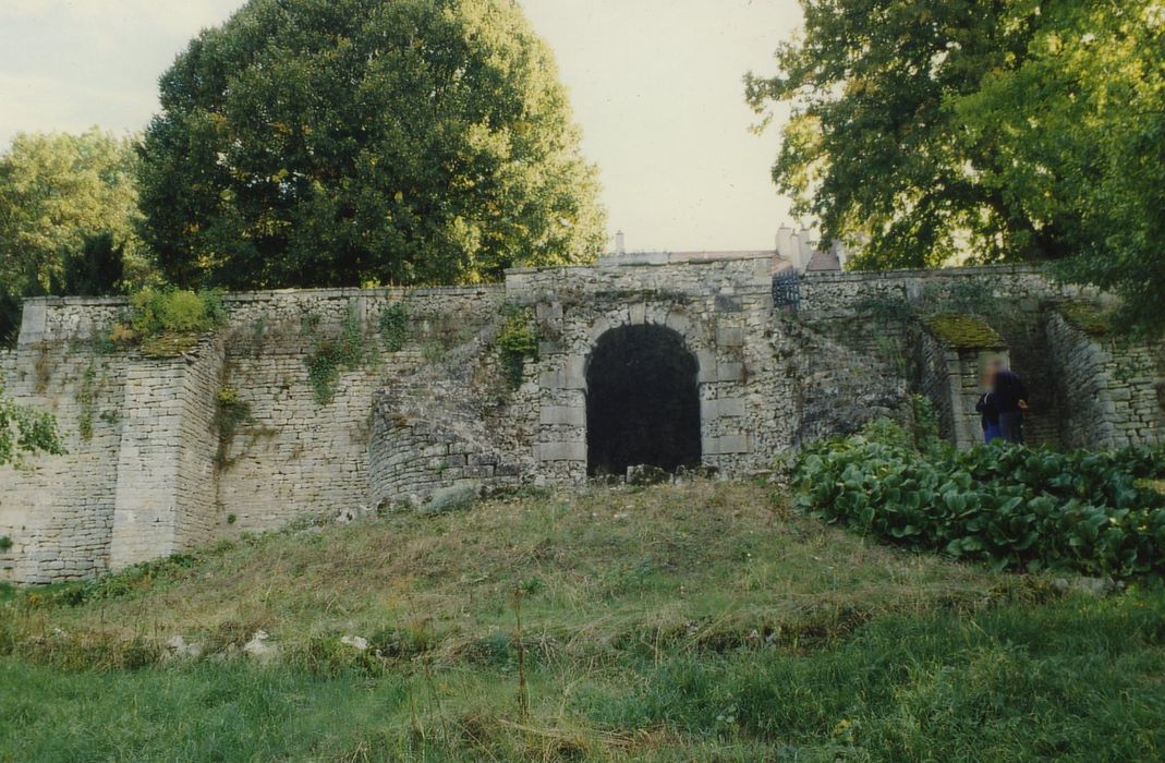 Ancien prieuré : Nymphée, vue générale