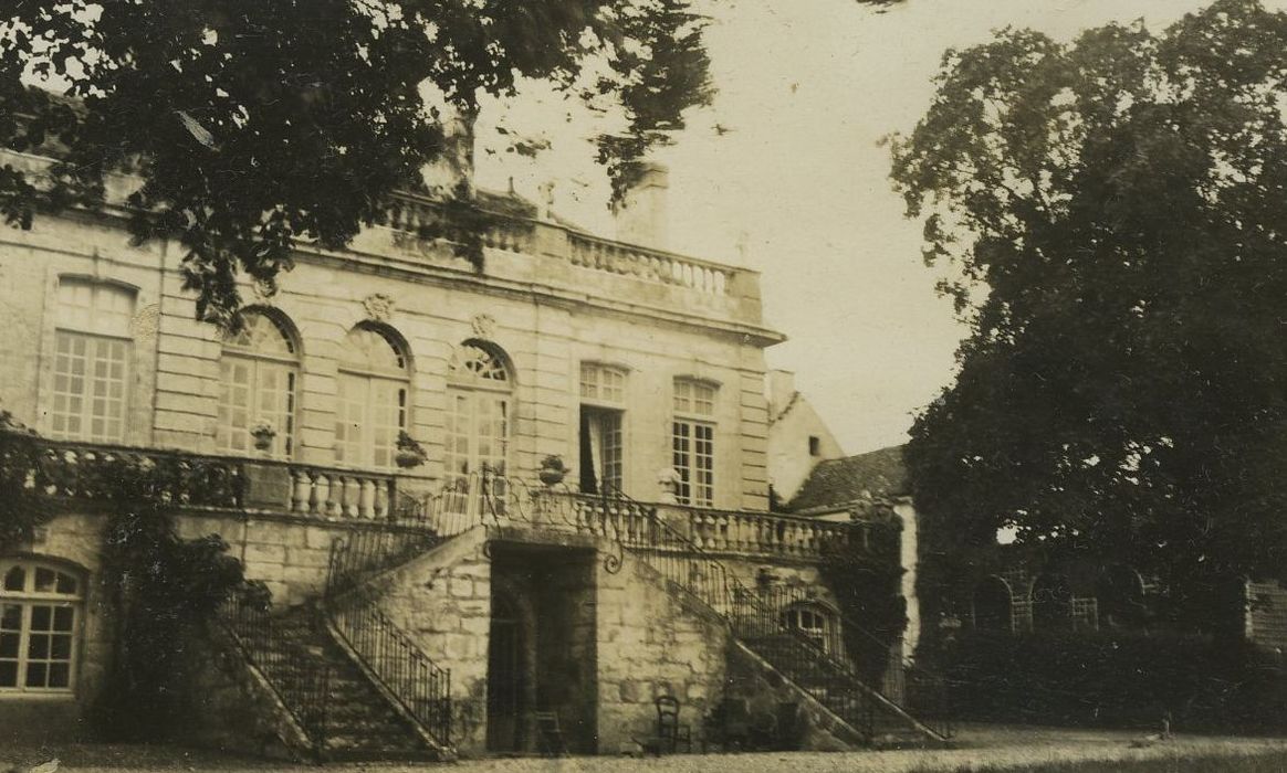 Château : Façade sud-est, vue partielle