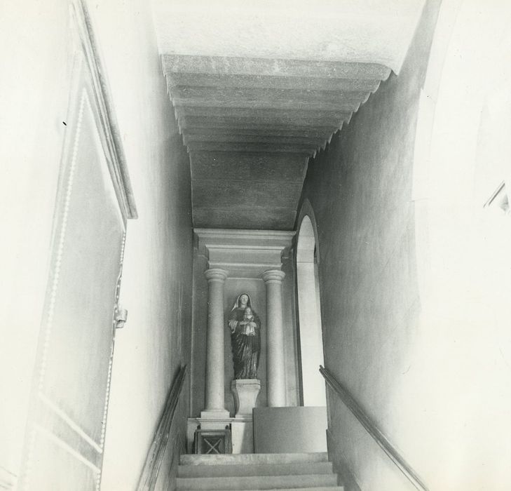 Hospice de la Charité : Détail d'un escalier non localisé