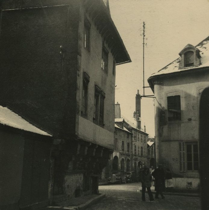 Maison : Façade sur rue, vue générale