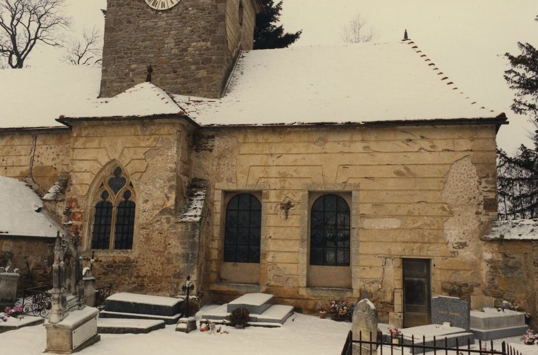 Eglise Saint-Léonard : Façade latérale sud-est, vue partielle