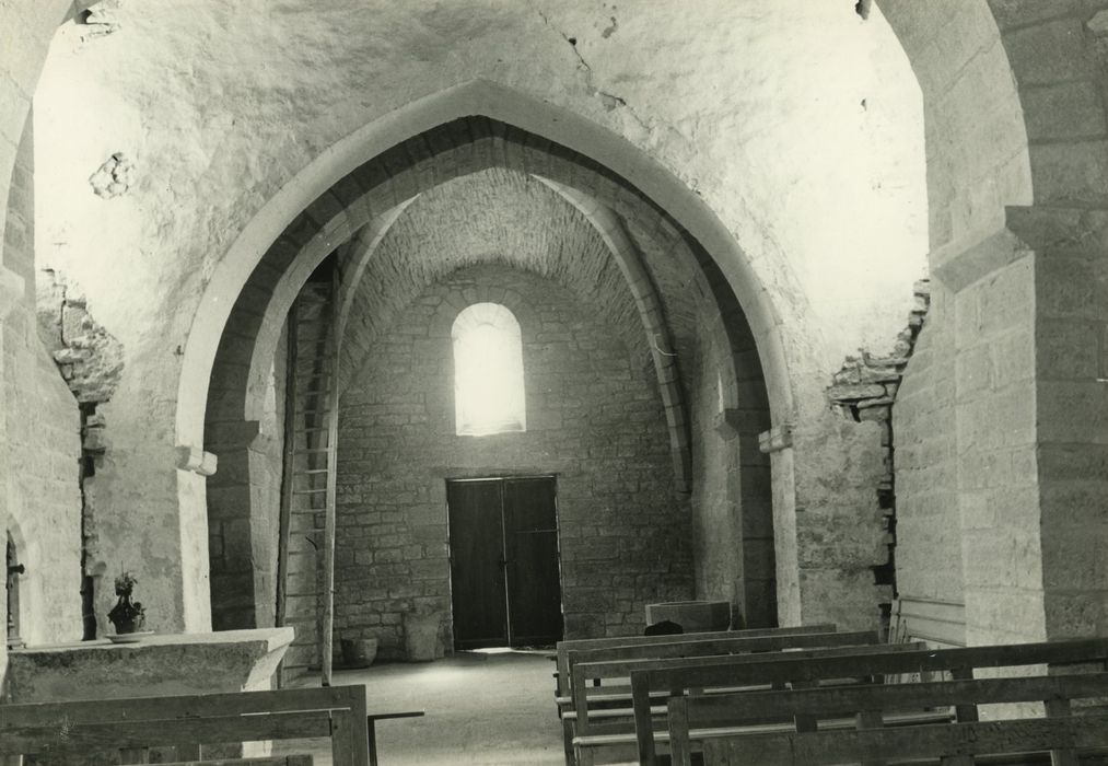 Chapelle du hameau de Layer : Nef, vue générale