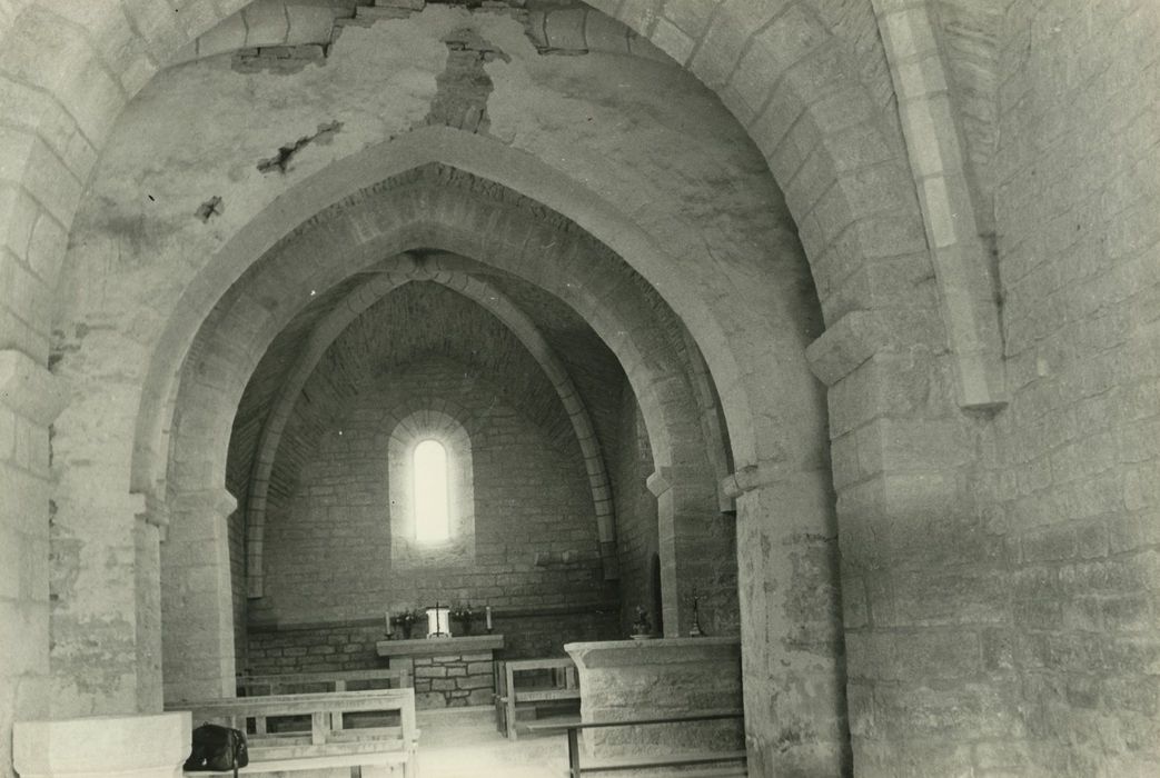 Chapelle du hameau de Layer : Nef, vue générale