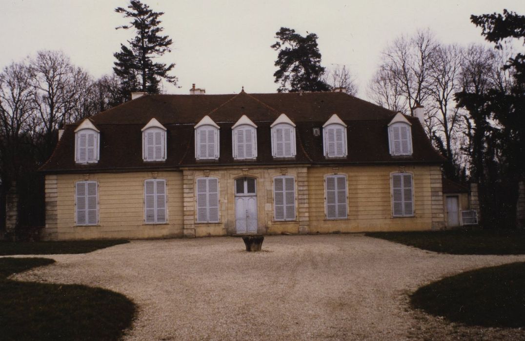 Château : Façade nord, vue générale