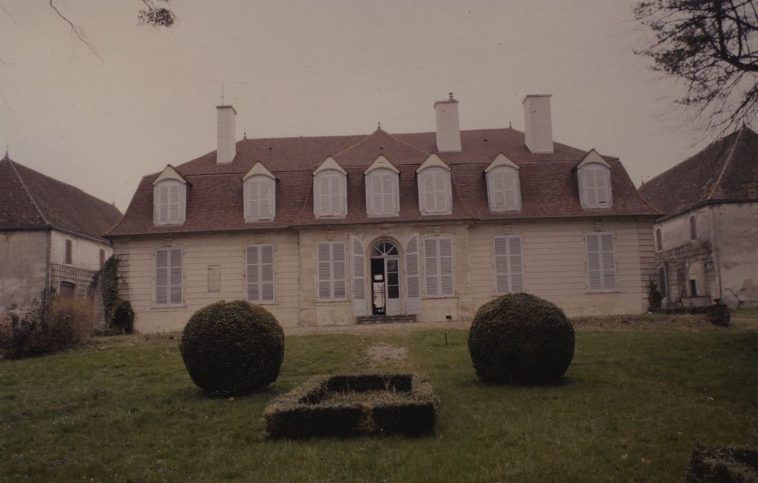 Château : Façade sud, vue générale