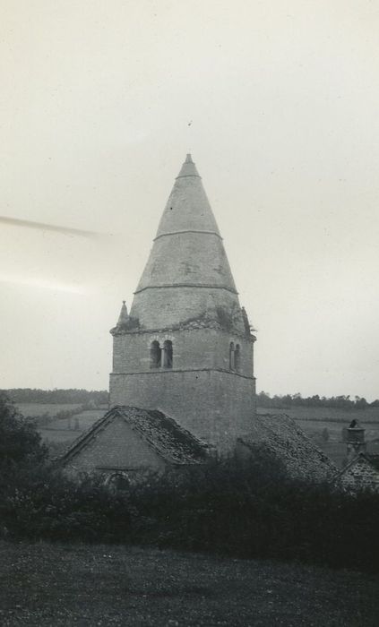 Eglise Saint-Symphorien : Clocher, vue générale