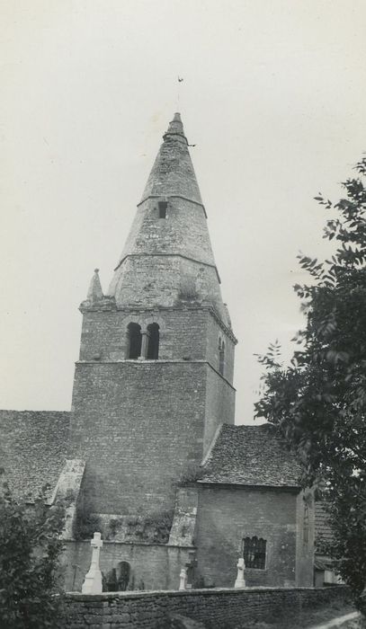 Eglise Saint-Symphorien : Clocher, vue générale