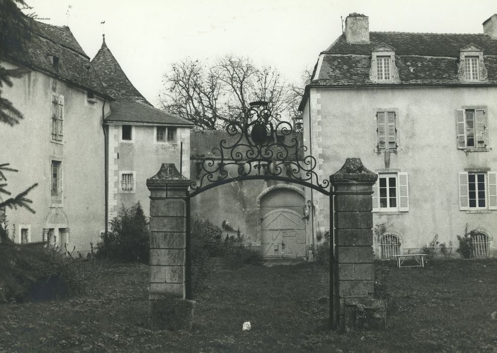 Château : Ensemble sud-est, vue partielle