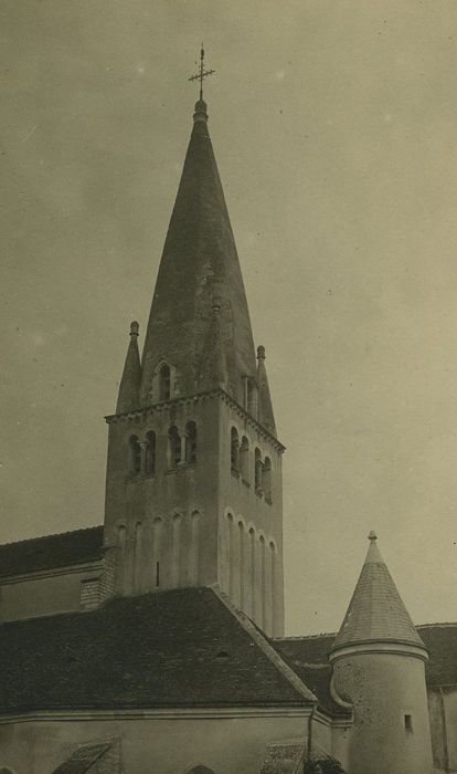 Eglise Saint-Germain-d'Auxerre : Clocher, vue générale