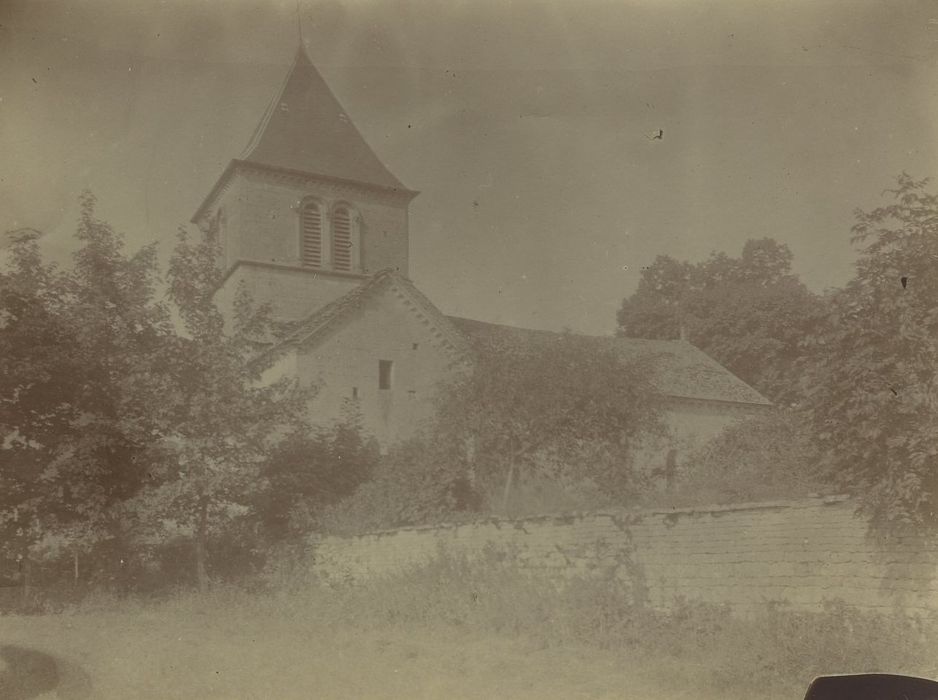 Eglise Saint-Martin : Façade latérale nord, vue partielle