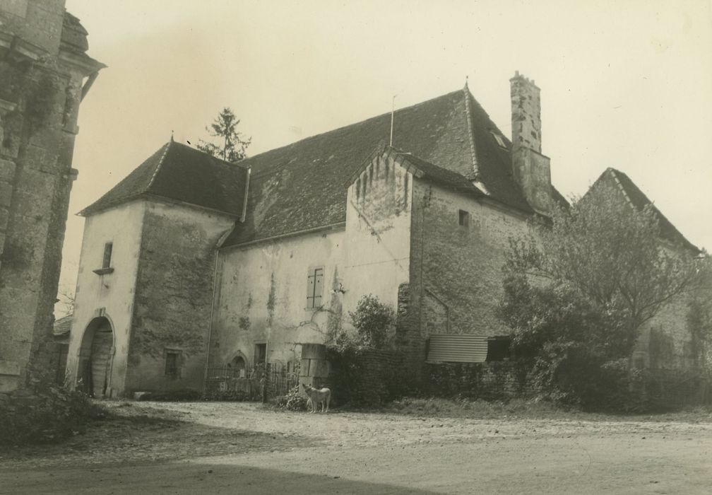 Château de Bouzot (ancien) : Façade nord, vue générale