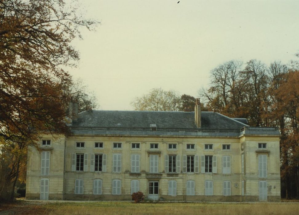 Château : Façade est, vue générale