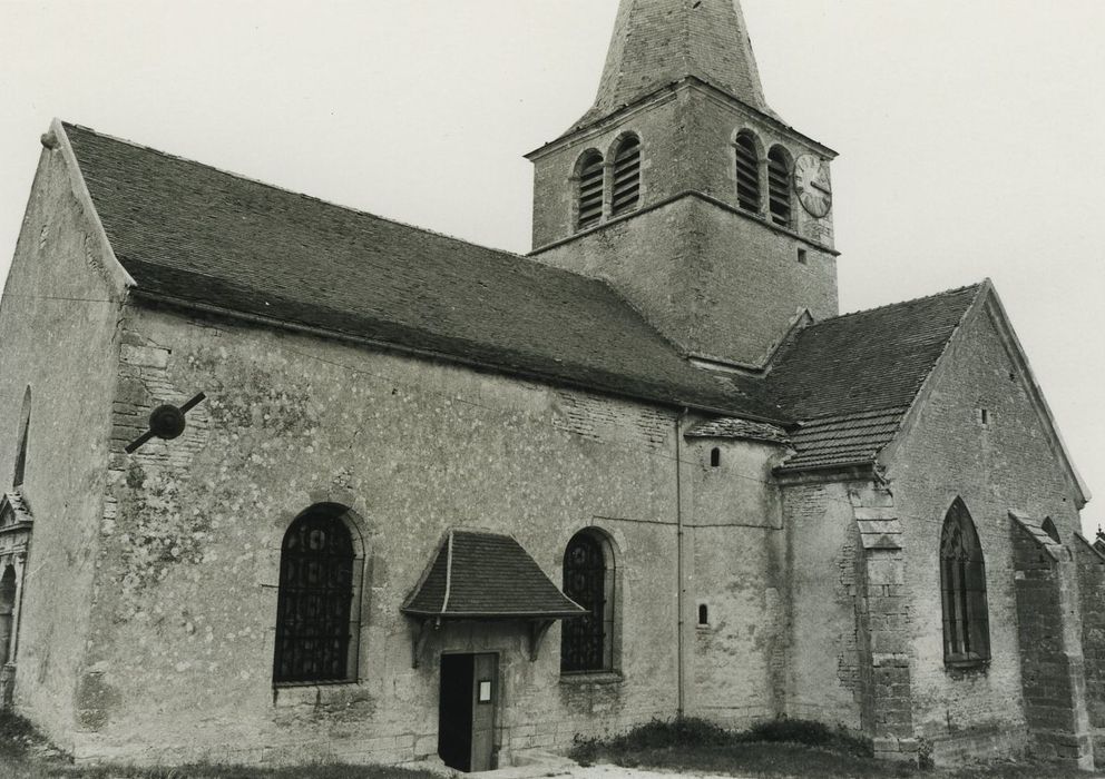 Eglise Saint-Hippolyte : Façade latérale sud, vue générale